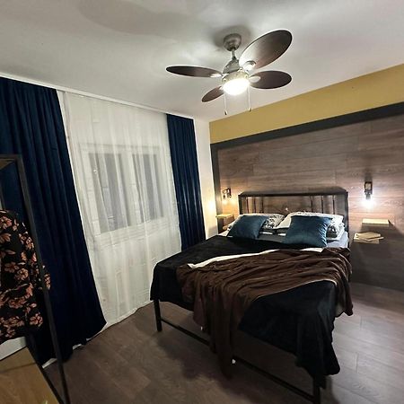 Holiday Home Chester With Heated Pool Kaštela Exterior foto