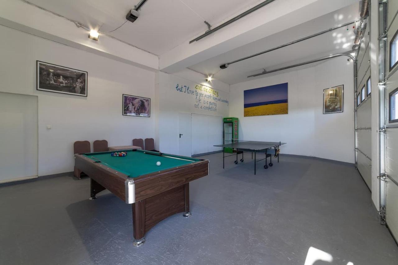 Holiday Home Chester With Heated Pool Kaštela Exterior foto