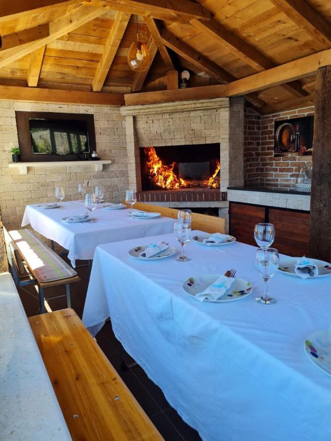 Holiday Home Chester With Heated Pool Kaštela Exterior foto