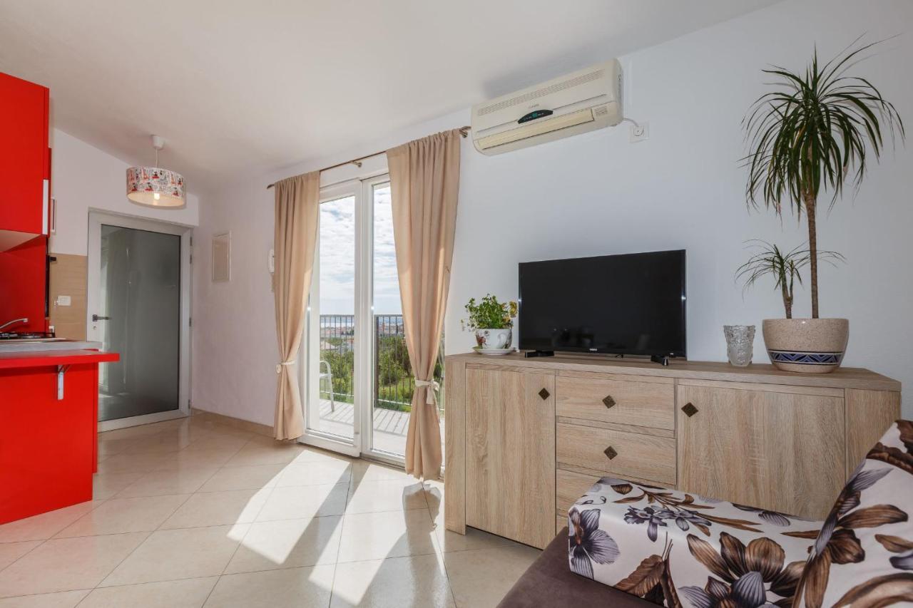 Holiday Home Chester With Heated Pool Kaštela Exterior foto